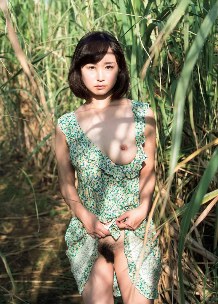 石川優実乳首ヌードグラビアエロ露出おっぱい画像