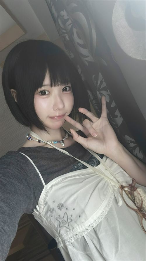 あのちゃんパンツパンチラエロスカートの中画像