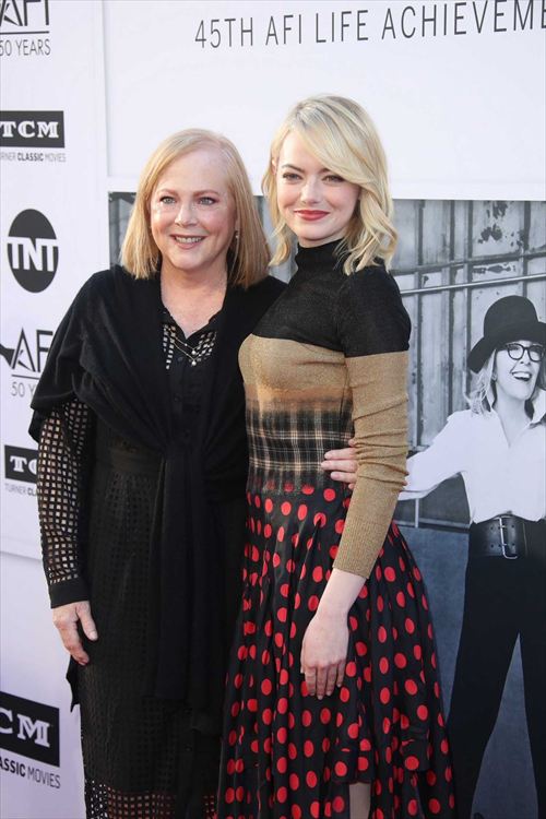 エマ・ストーン、乳首ヌード濡れ場おっぱいエロ画像