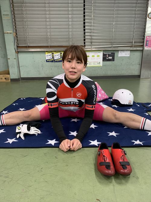 日野未来巨乳おっぱいエロい女競輪選手グラビア水着アイドル