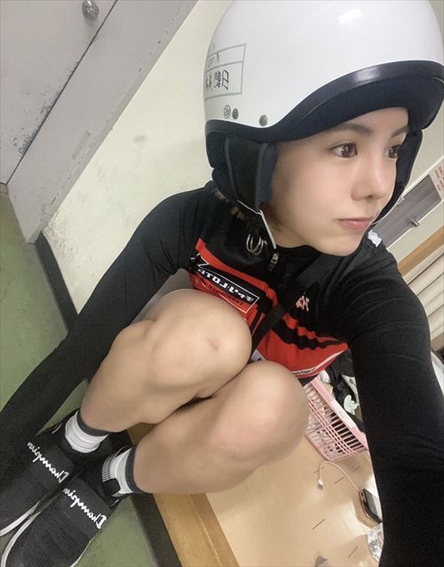 日野未来巨乳おっぱいエロい女競輪選手グラビア水着アイドル