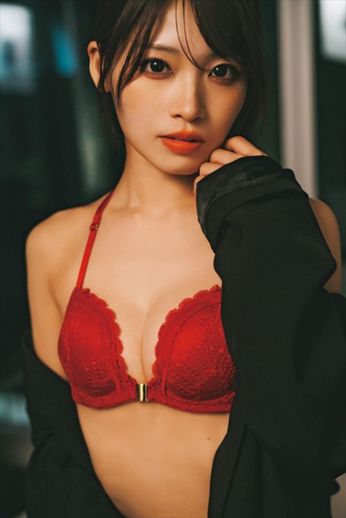 入内嶋涼 写真集 エロ大人セクシー真っ赤なランジェリー 横浜ホテル撮影