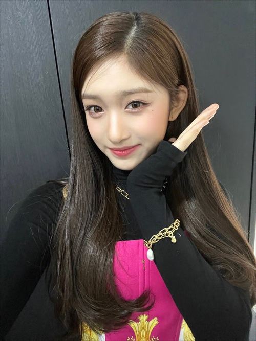 イソ 18歳 パンチラ連発 韓国アイドル