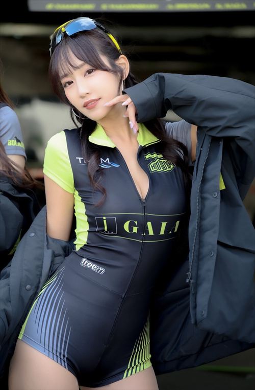 霧島聖子ヌード乳首エロ写真集「DECADE」水着グラビアおっぱい画像