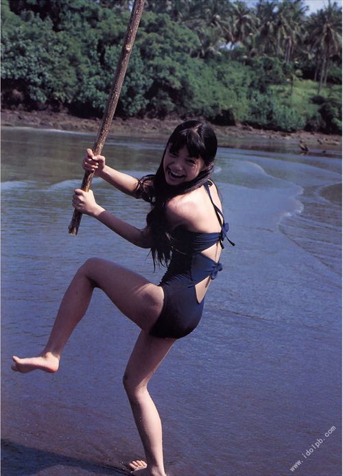 宮﨑あおいヌード濡れ場おっぱいエロ水着お胸グラビア