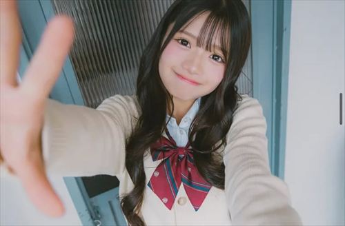日本一可愛い女子高生 なんり 制服美少女のエロすぎる笑顔