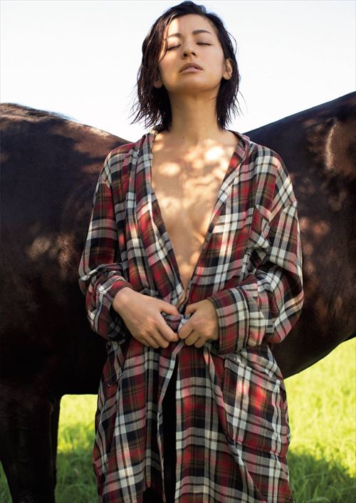 尾野真千子、乳首ヌード濡れ場おっぱいエロ