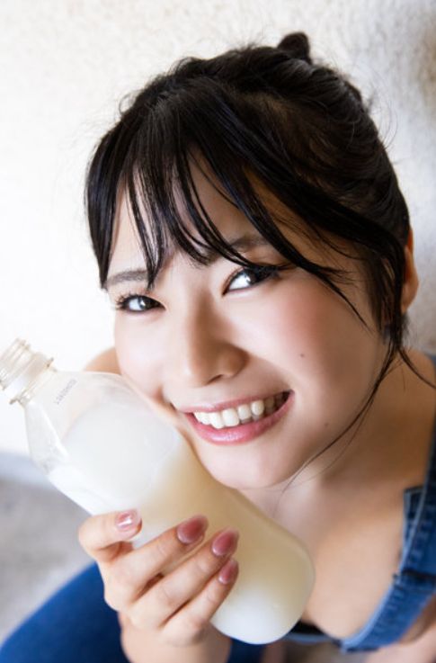 宮越虹海ヌード乳首エロ1stヌード写真集「幼なじみ、脱ぎました。」