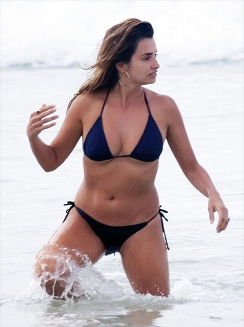 ペネロペ・クルス乳首ヌード濡れ場おっぱいエロお胸画像