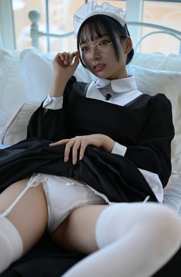 らむねヌード乳首エロ写真集この夢はあなたのせい画像動画配信FANZAライブチャットオナニー見せつける青髪インフルエンサー！（エロGIF動画あり）