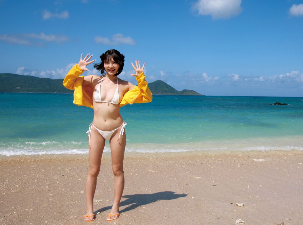 佐藤愛瑠ヌード乳首エロ写真集『める、はじめる？』おっぱい水着AV女優