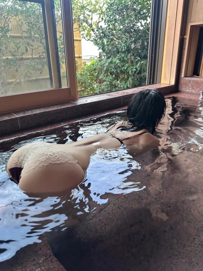 芹那、写真集「写実主義-リアリズム-」オフショットおっぱいエロ画像