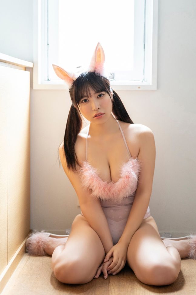 東雲うみヌード乳首おっぱいエロ漫画アクションデジタル写真集「寂しい夜に温かな」