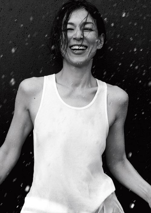 鈴木保奈美乳首ヌード濡れ場おっぱいエロ美乳お胸グラビア