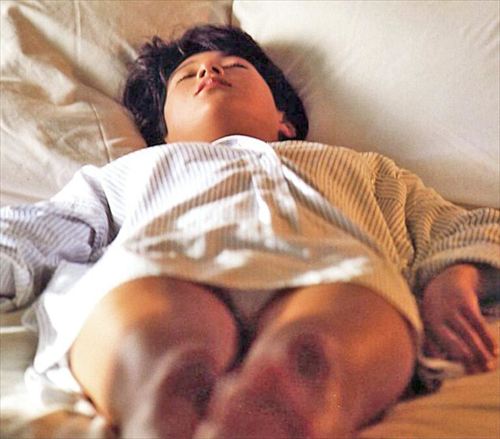 鈴木保奈美乳首ヌード濡れ場おっぱいエロ美乳お胸グラビア