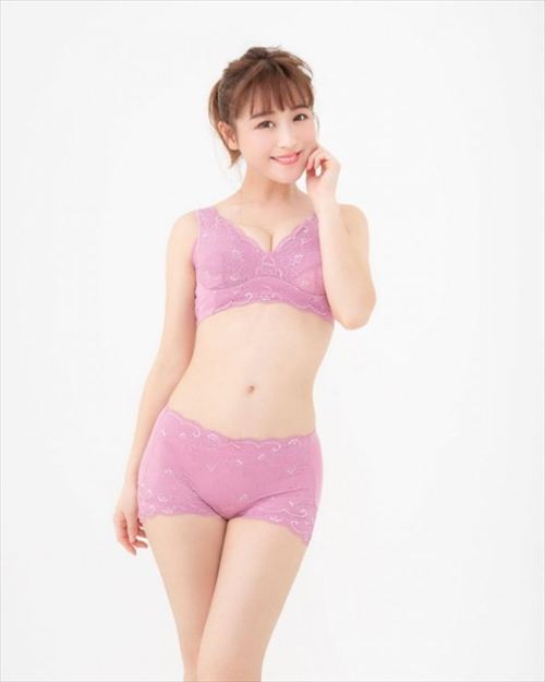 鈴木奈々ヌード乳首エロ写真集おっぱいお尻グラビアVivace画像