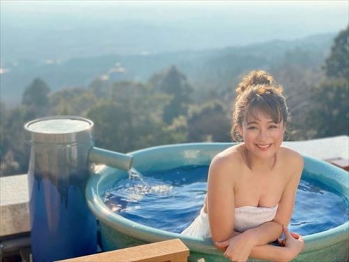 鈴木奈々ヌード乳首エロ写真集おっぱいお尻グラビアVivace画像