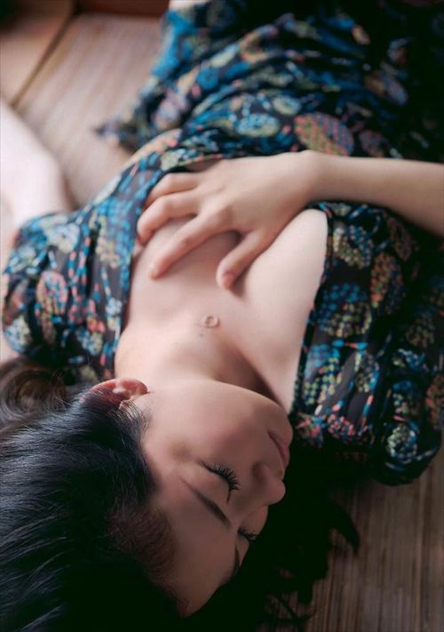 鈴木砂羽乳首ヌード濡れ場おっぱいエログラビア