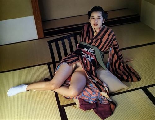 鈴木砂羽乳首ヌード濡れ場おっぱいエログラビア