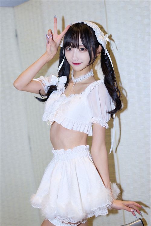 高橋七瀬ヌードエロおっぱいグラビア水着コスプレ写真集「ノンストップ七瀬！」