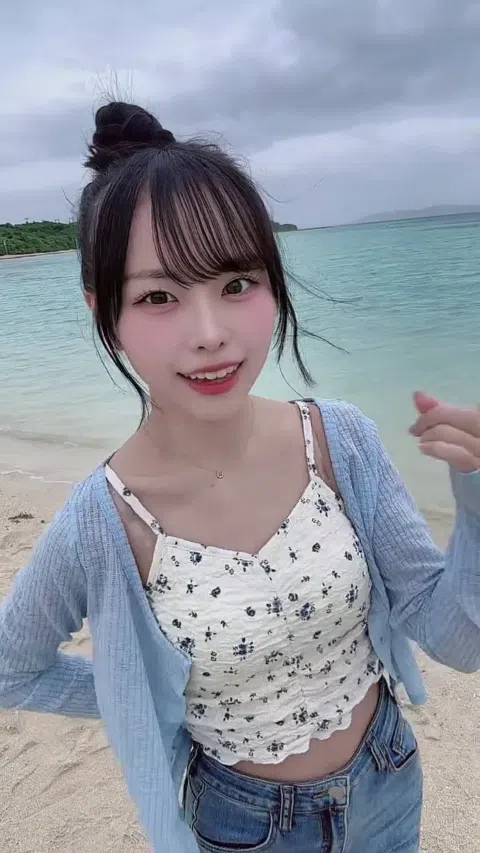 美空 TikTok ポロリ おっぱい揺れ乳首丸見え