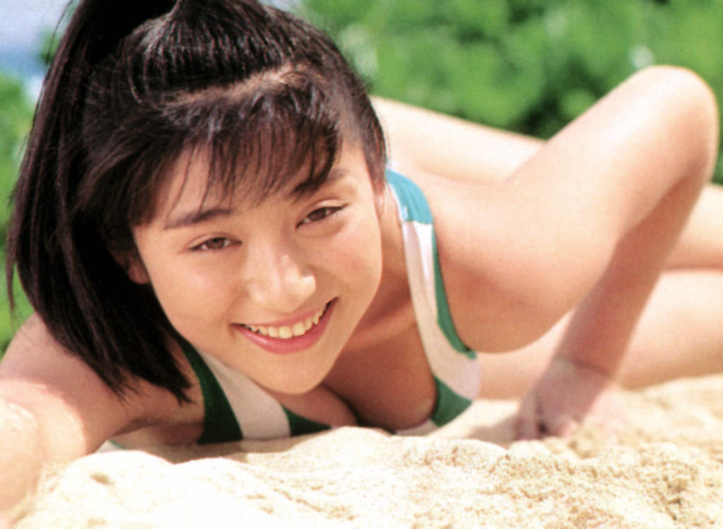 松下由樹セミヌードおっぱいエロ