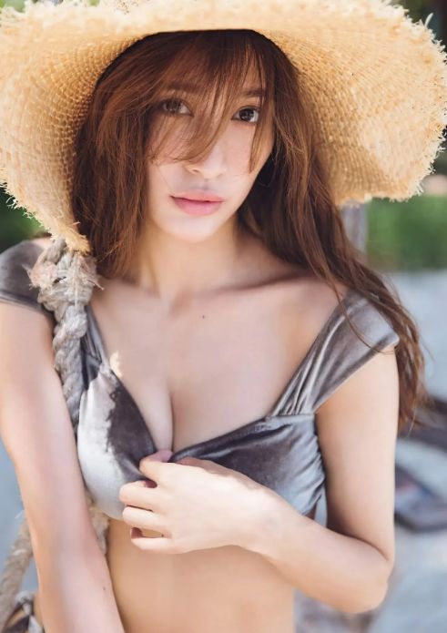大島麻衣セミヌードおっぱいエロ画像