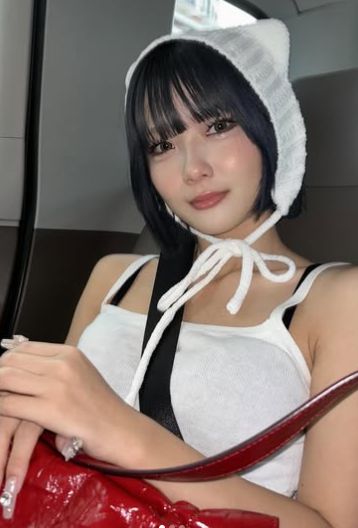 フォーエイト48あみかおっぱいエロ画像