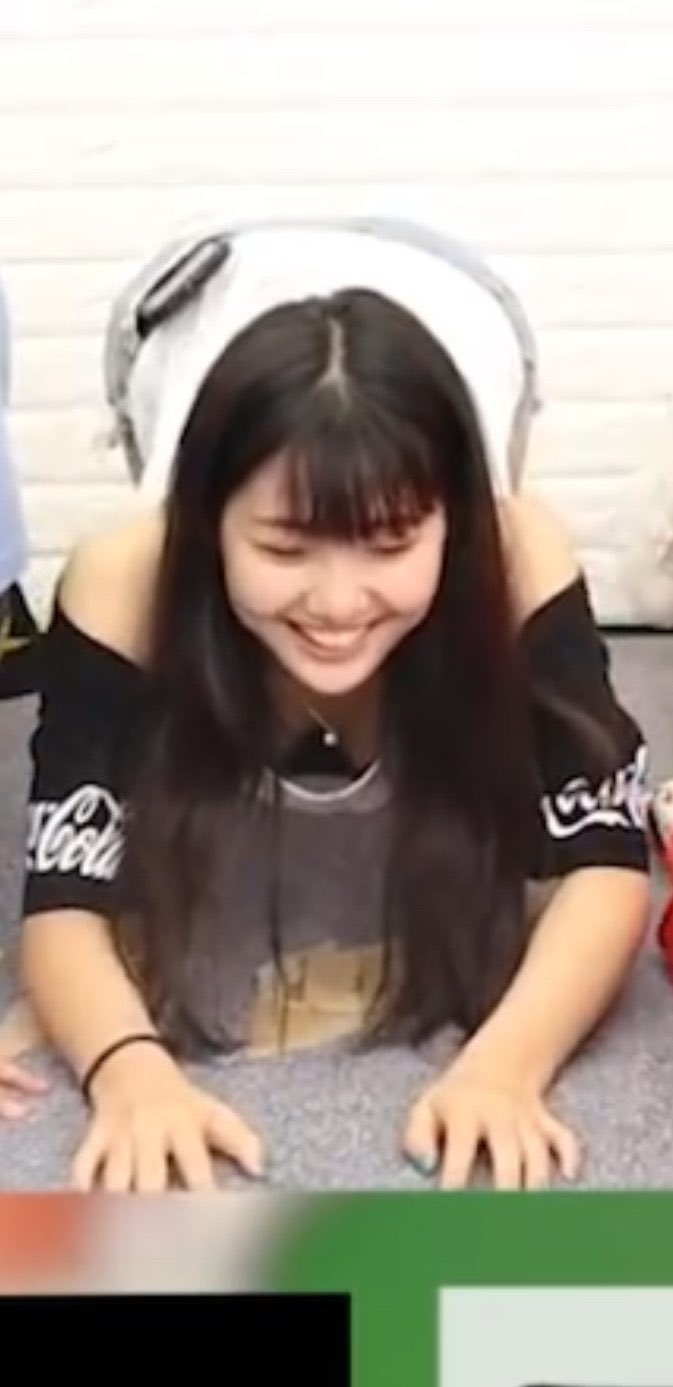 フォーエイト48あみかおっぱいエロ画像