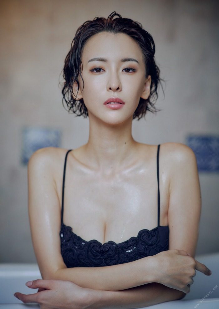 奈月セナ、おっぱいエロ画像