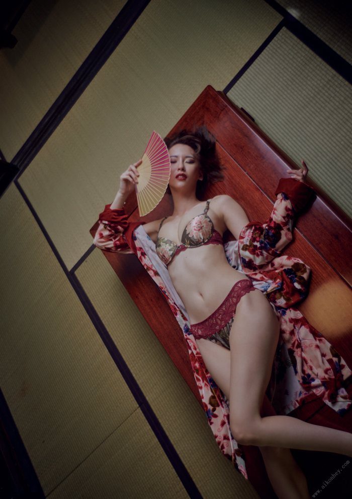 奈月セナ、おっぱいエロ画像