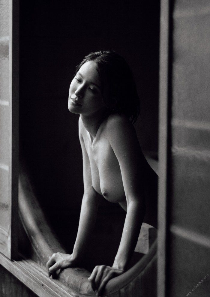 奈月セナ、おっぱいエロ画像