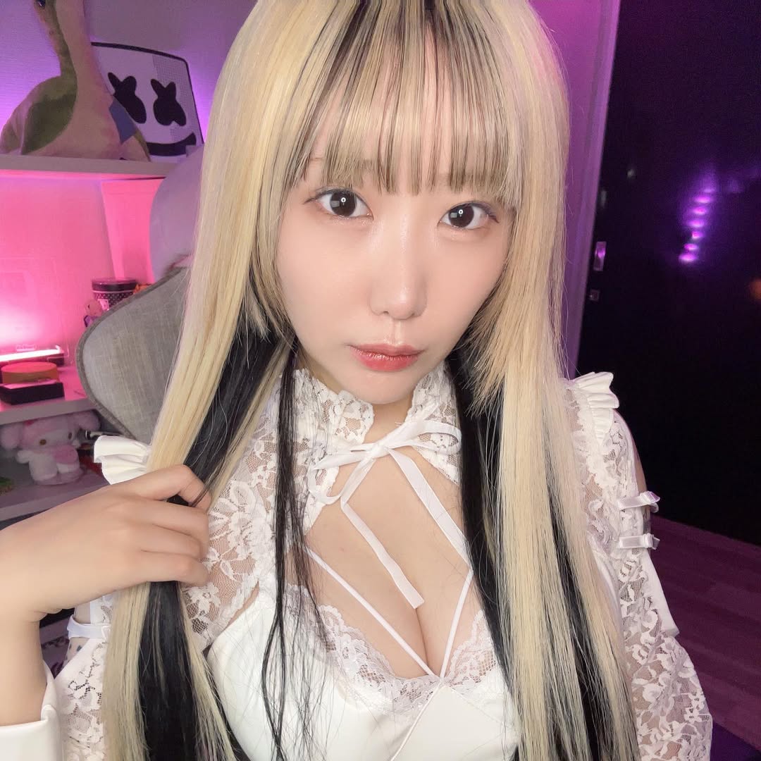 はつめおっぱいエロ画像