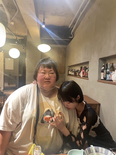 巨乳を揉みしだくあのちゃん