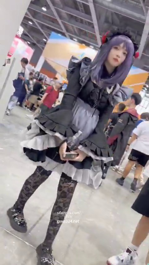 美少女コスプレイヤーのエロ画像