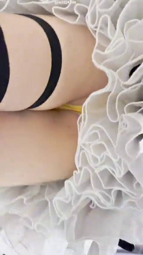 美少女コスプレイヤーのエロ画像