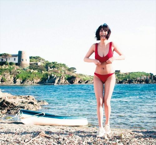 池田エライザの抜けるおっぱいエロ画像