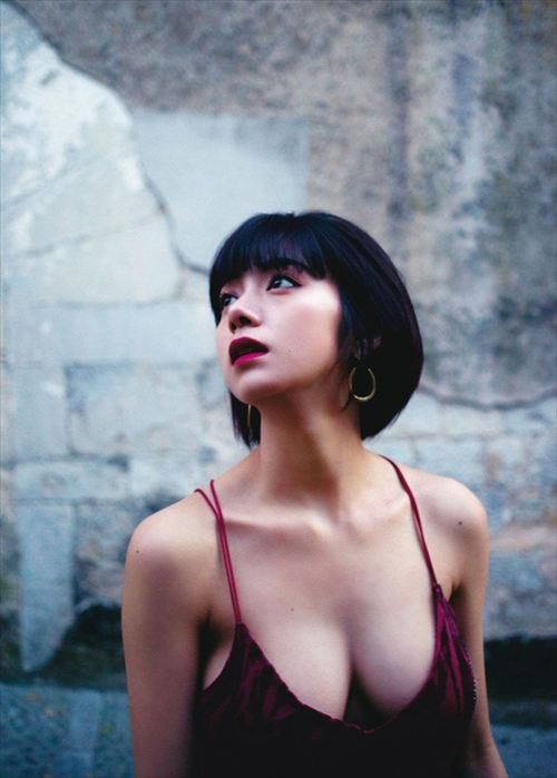 池田エライザの抜けるおっぱいエロ画像