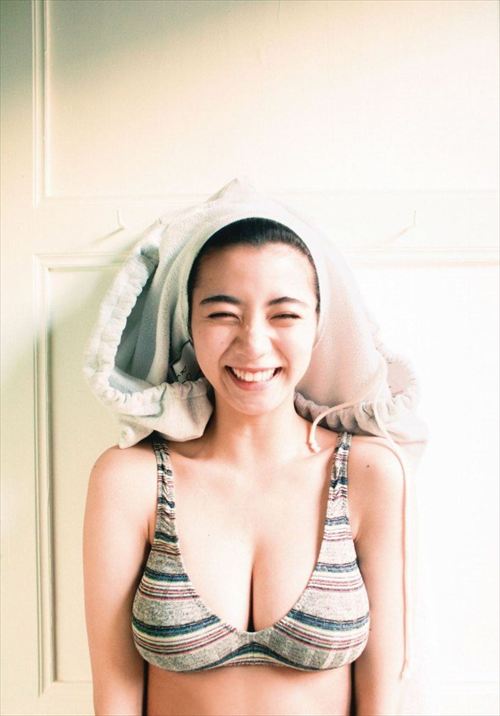 池田エライザの抜けるおっぱいエロ画像