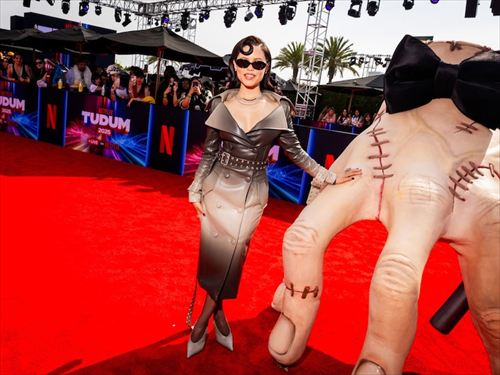 ジェナ・オルテガ抜けるおっぱいエロ画像