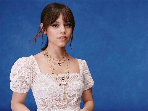 ジェナ・オルテガ抜けるおっぱいエロ画像