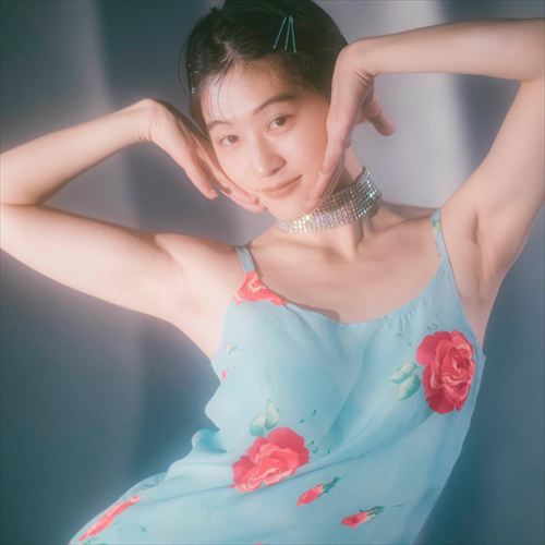 コムアイエロ画像