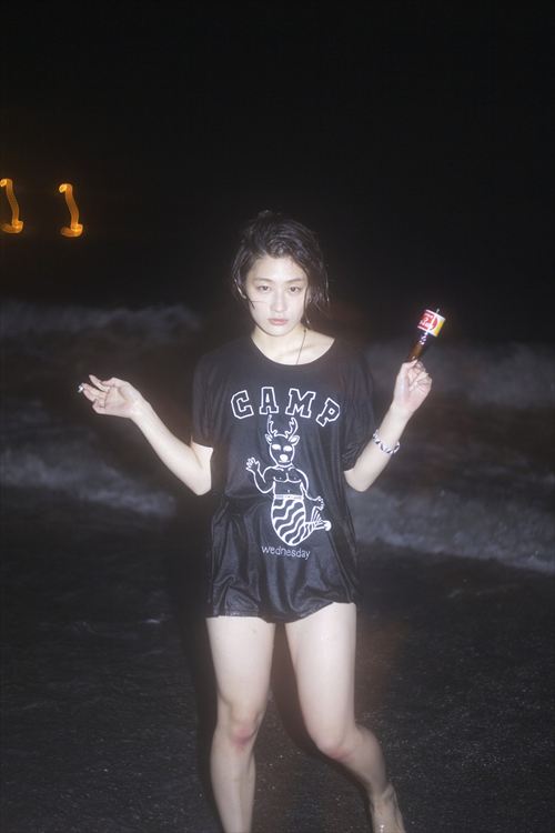 コムアイエロ画像