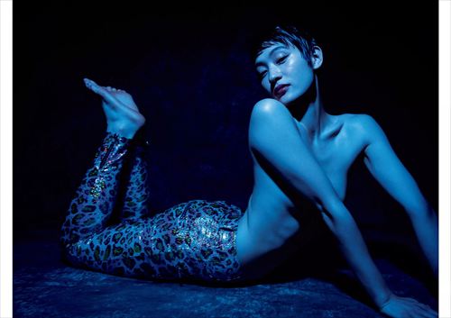 コムアイエロ画像