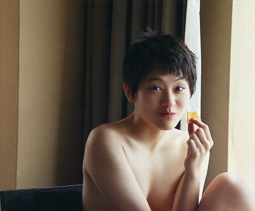 コムアイエロ画像