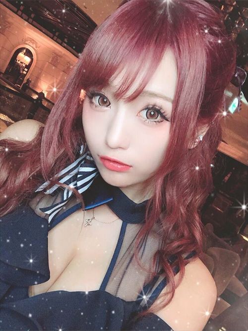 キャバ嬢の抜ける谷間エロ画像
