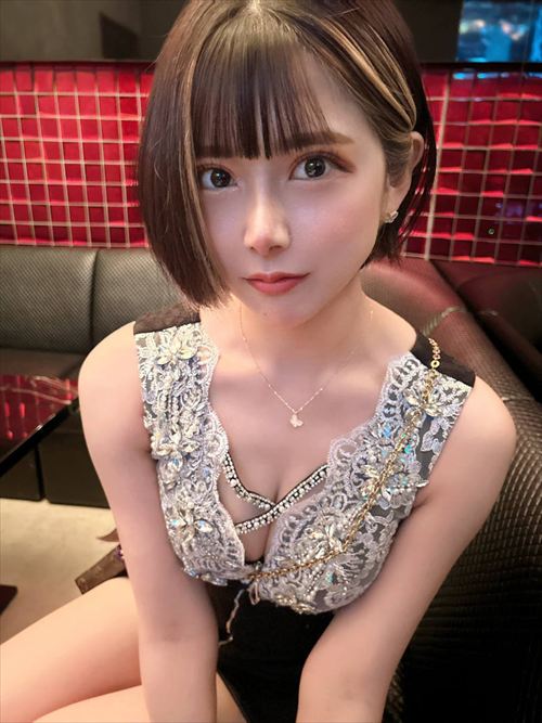 キャバ嬢の抜ける谷間エロ画像