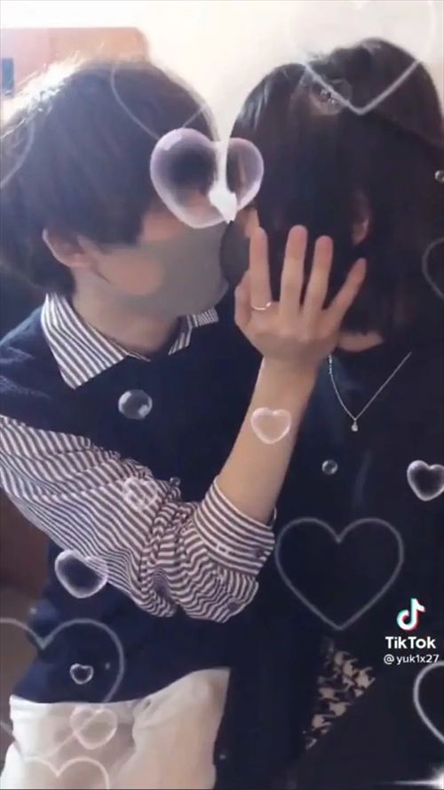メンズ 地下アイドル ファン 胸揉み エロ キス