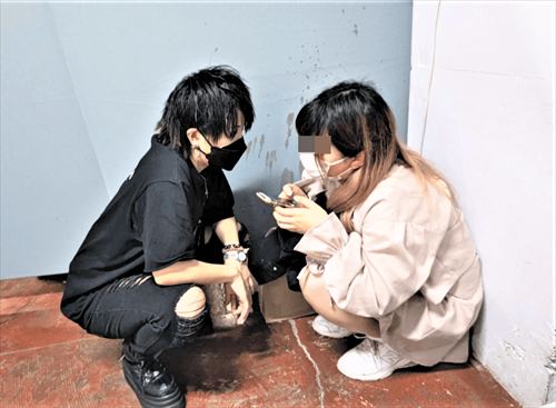 メンズ 地下アイドル ファン 胸揉み エロ キス