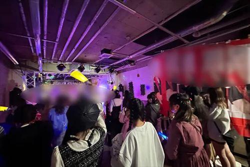 メンズ 地下アイドル ファン 胸揉み エロ キス